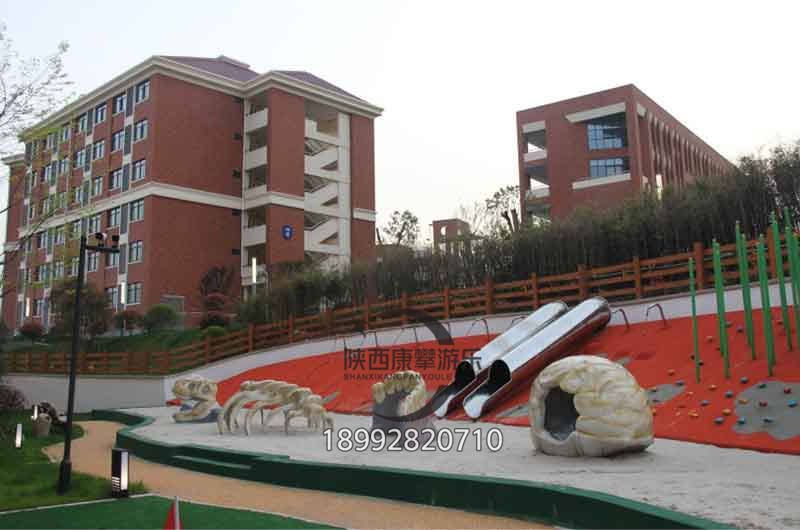 兒童游樂(lè)設(shè)施