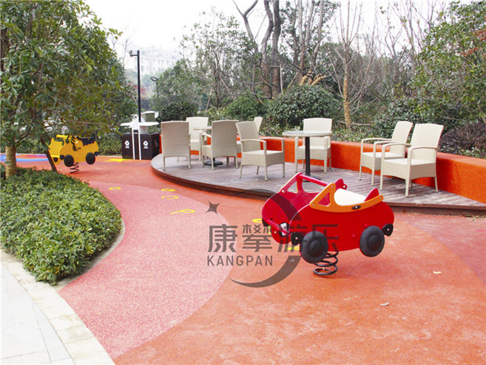 兒童游樂(lè)設(shè)施