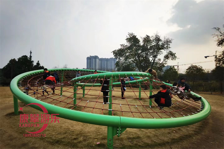 大型戶外爬網(wǎng) 大型戶外爬網(wǎng)